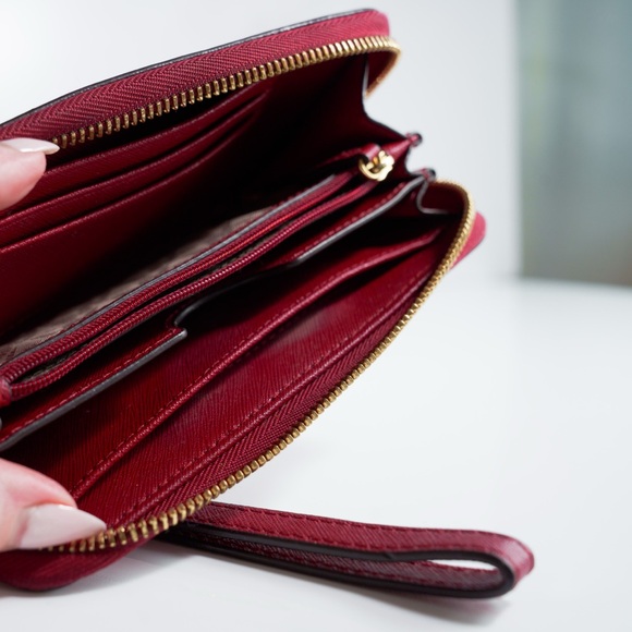 MICHAEL KORS Wristlet / Zip Wallet, Red / Gold Hardware Size - Picture 4 of 10